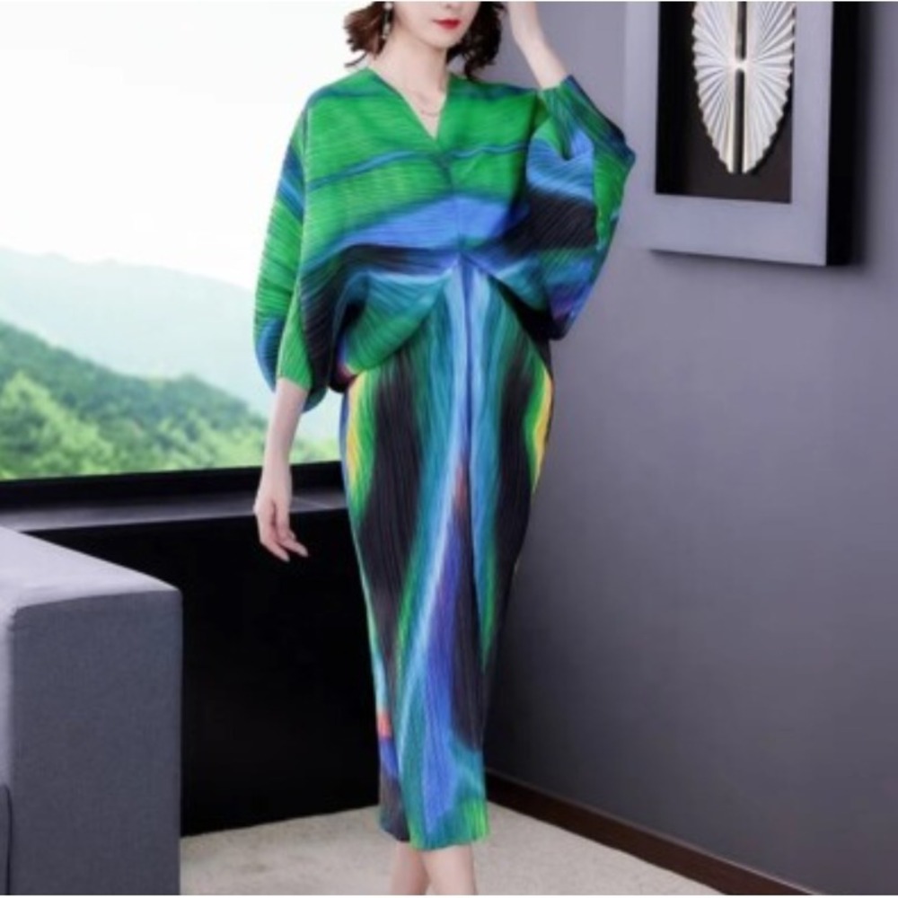 Terrell Dominick Northern Lights Accordian Pleated Maxi Dress In Green One Size
